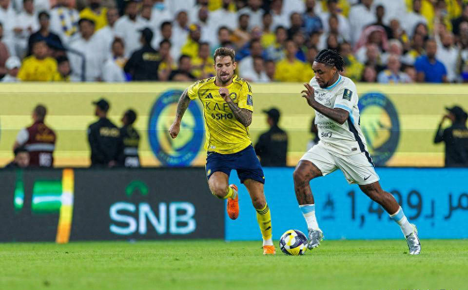 巴萨陷入困境？弗里克责怪伊尼戈离队，防线崩盘背后真相几何？